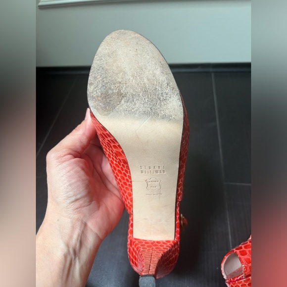 Stuart Weizmann 8M snake embossed open toe high heels, orange. - Picture 7 of 7